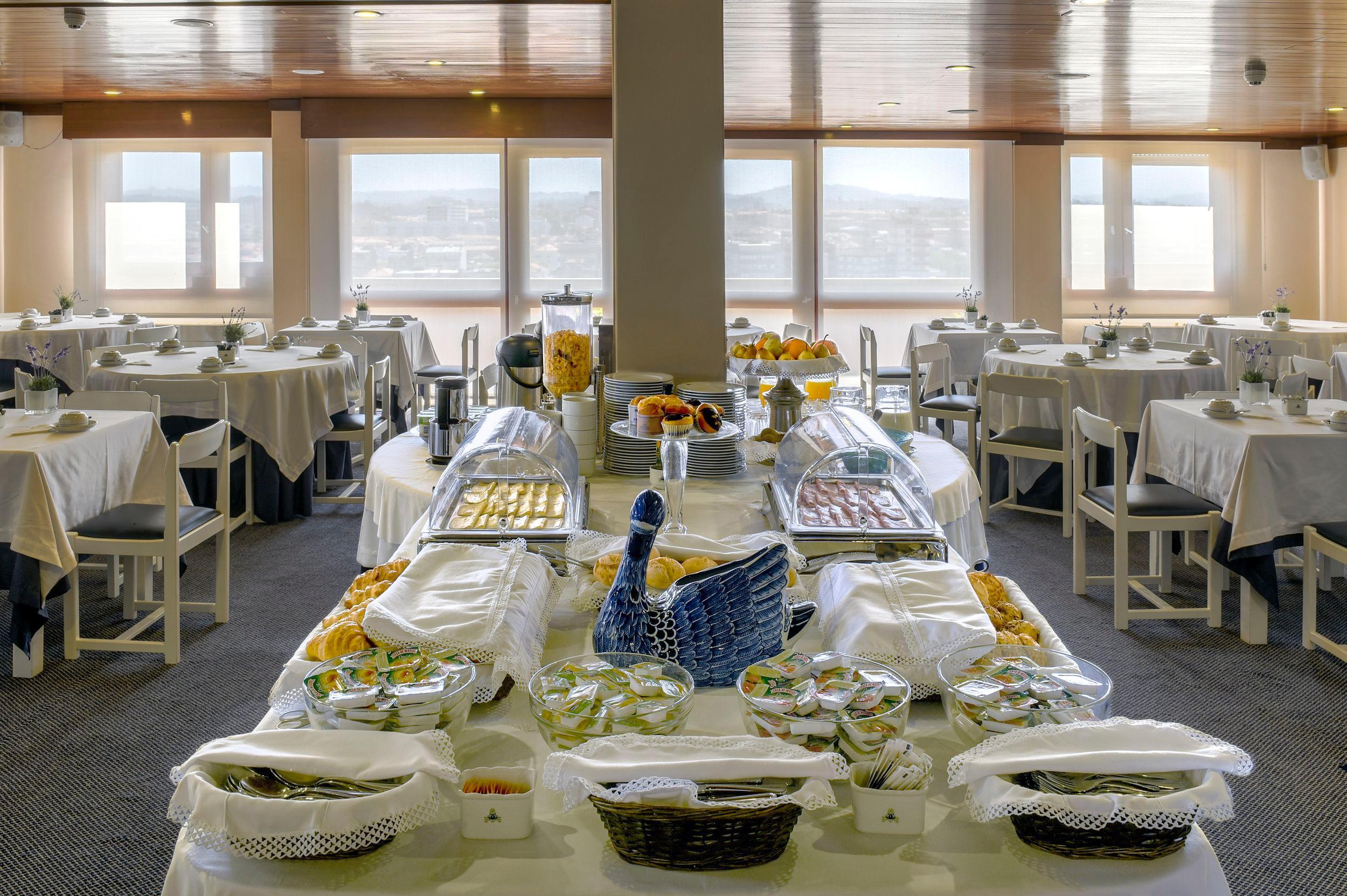 Hotel Solverde Spa And Wellness Center Vila Nova de Gaia Exteriér fotografie The dining room of the ship