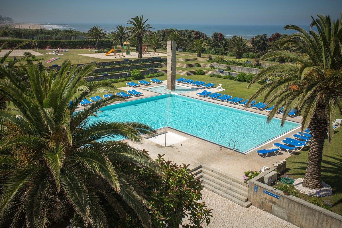 Hotel Solverde Spa And Wellness Center Vila Nova de Gaia Exteriér fotografie The swimming pool at the Dan Hotel