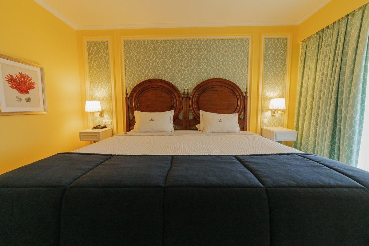 Hotel Solverde Spa And Wellness Center Vila Nova de Gaia Exteriér fotografie A bedroom at the Disney's Beach Club Villas