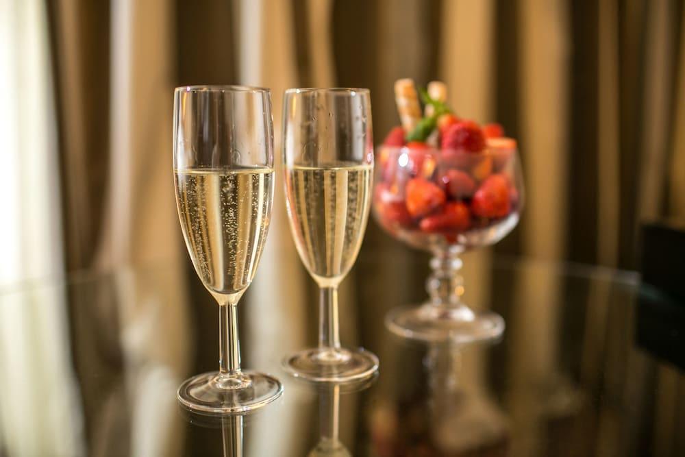 Hotel Solverde Spa And Wellness Center Vila Nova de Gaia Exteriér fotografie Champagne flutes